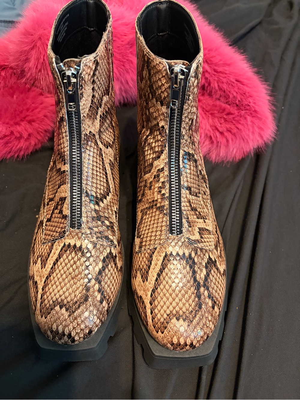 NWB Sz 8.5 Women’s Katy Perry Beige Snake-Print Front-Zip Ankle Boots